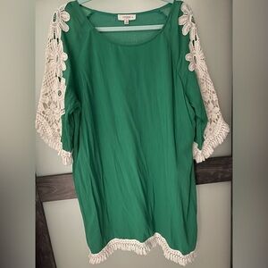 Umgee ~ Beautiful Boho Top with crochet lace detailing… 💚 size 1XL